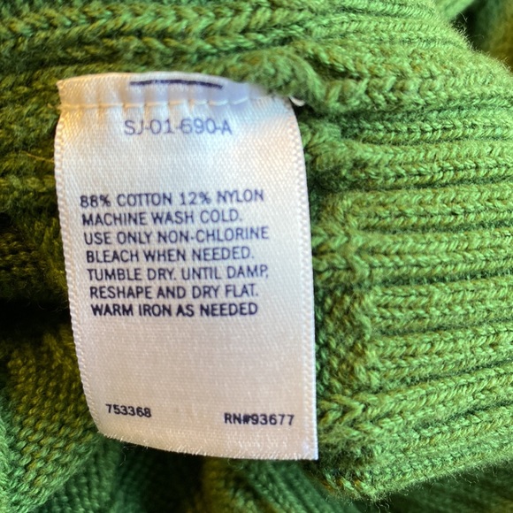 Ladies Sweater, Size Large, Green in EUC with no defects no stains no tears - Picture 7 of 7